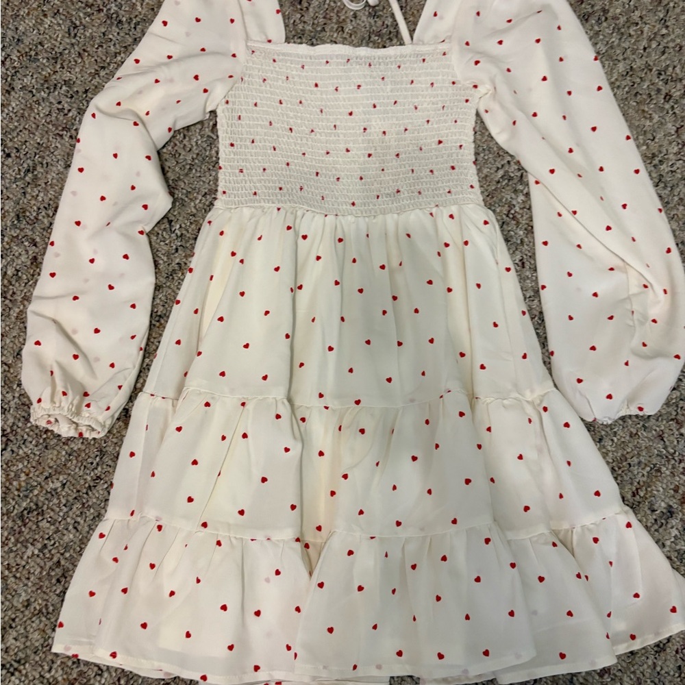 Francesca's Collections White and Red Heart Mini Dress